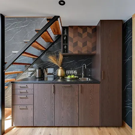 Apartment Dr - Side Premium *