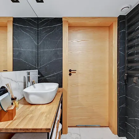 Apartment Dr - Side Premium *