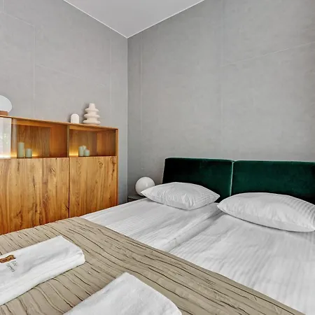 Apartment Dr - Side Premium *