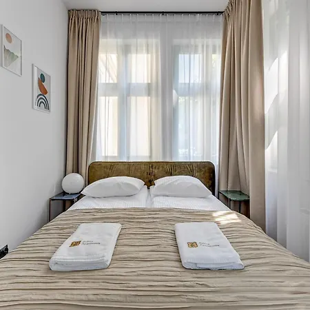 Apartment Dr - Side Premium