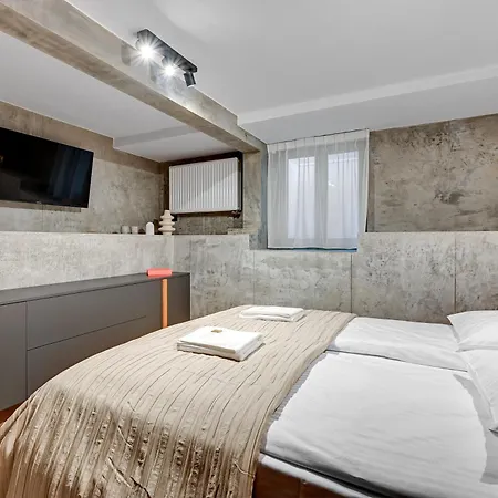 Dr - Side Premium Apartment *